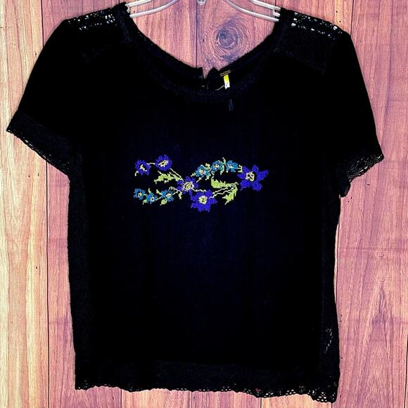 Free People Crocheted Needlepoint graphic Top - Picture 2 of 9